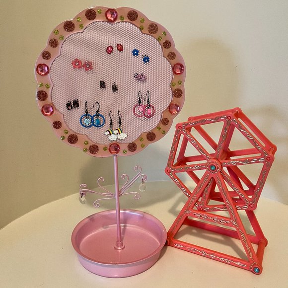 Fun and Stylish Earring Hangers with Jewelry dish - Picture 5 of 5